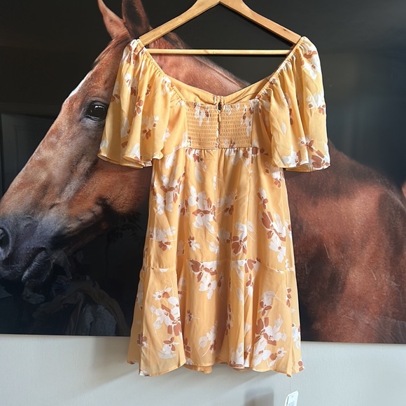 1pm EST LIVE SHOW! Free people , athletic wear, summer dress and custom design❤️ - Picture 2 of 5